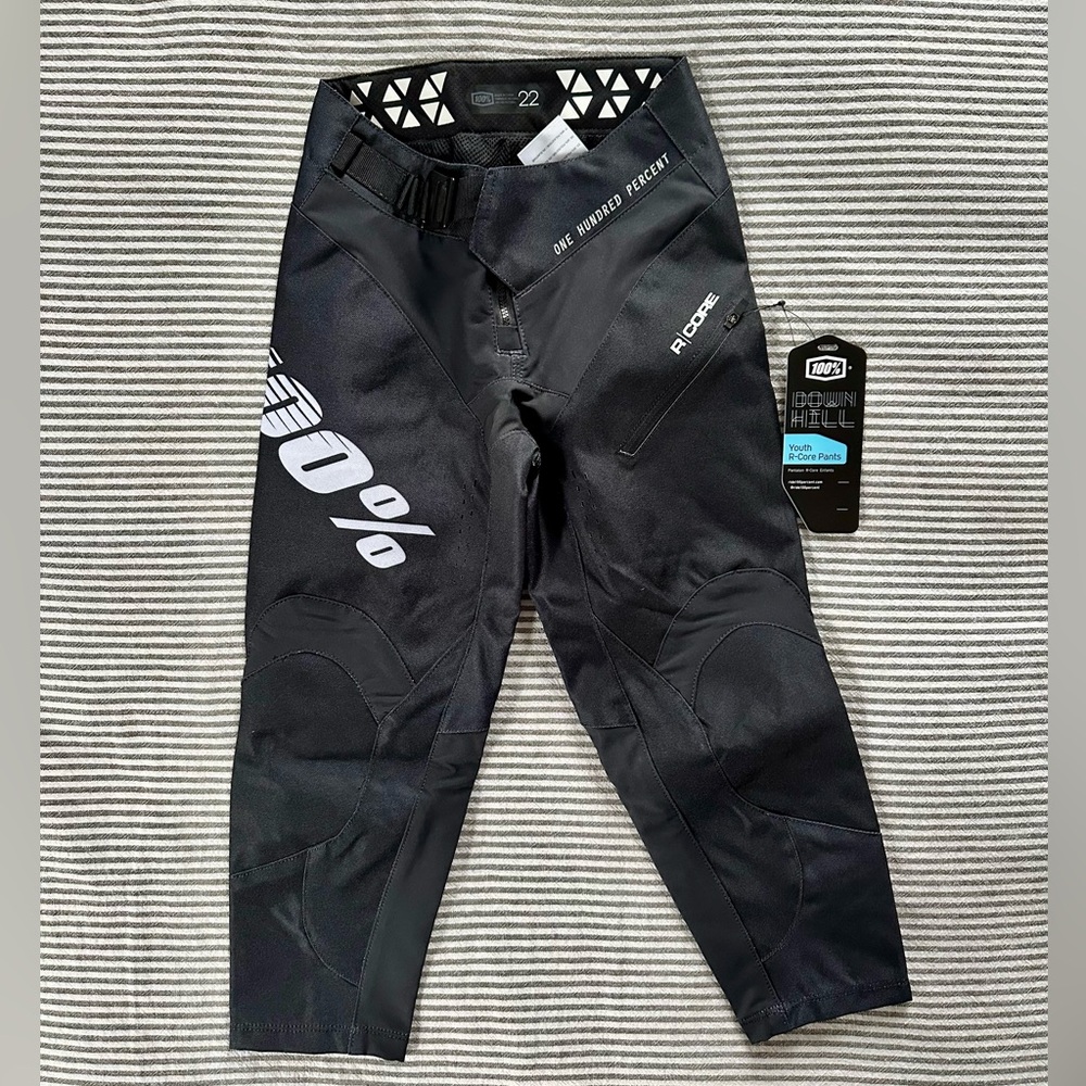 100% R-Core Youth Downhill bike pants in black size 22 NWT